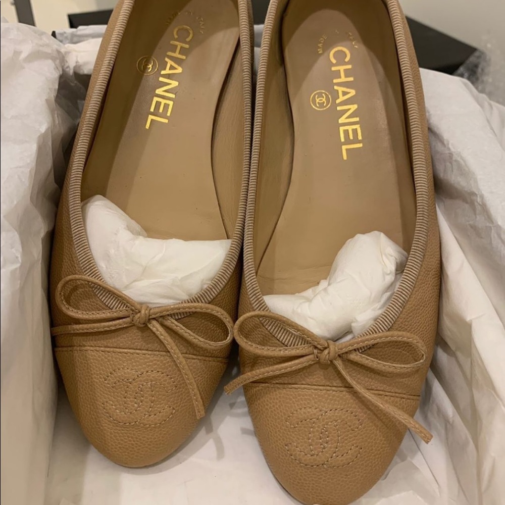 Chanel leather tan ballerina flats 36